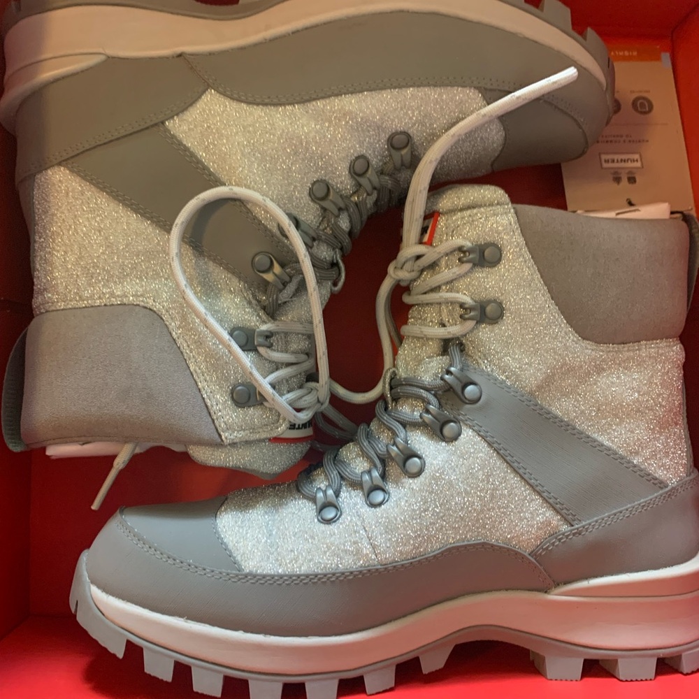 NWT Hunter Snow Boots - Sparkly Gray